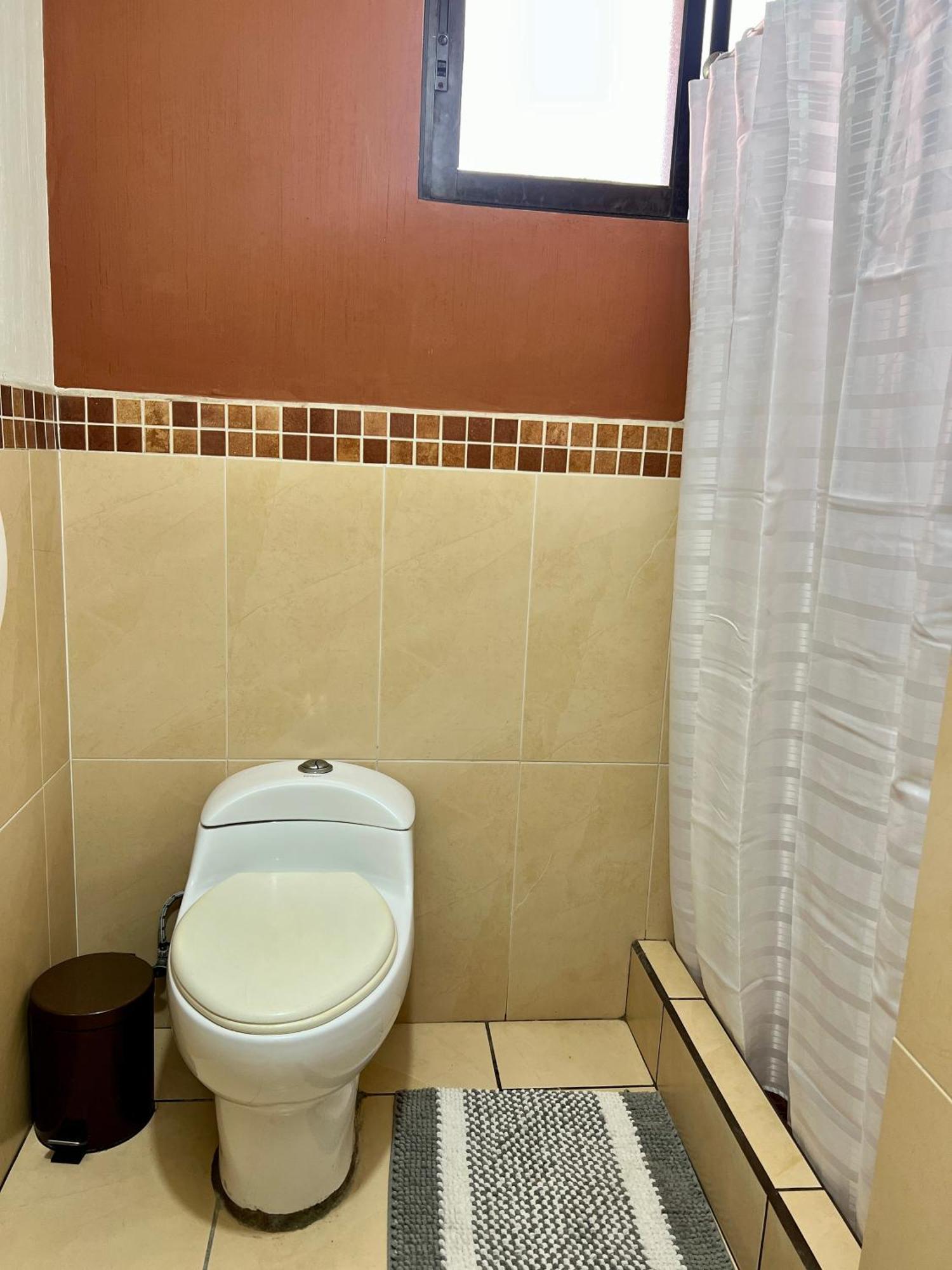 Ferienwohnung Amplio Apartamento, En Colonia Cerezos, Tercer Nivel Quetzaltenango Exterior foto